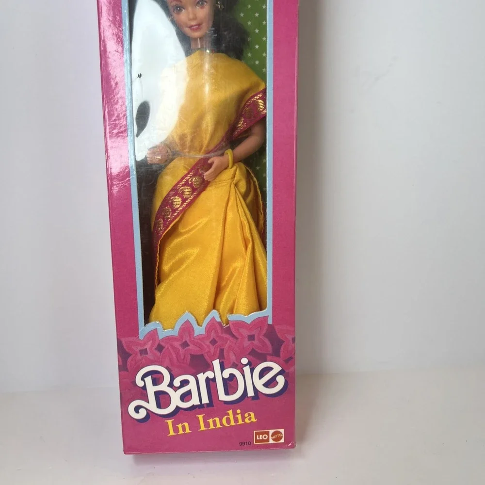 1993 Barbie in India #9910 Brunette Yellow Sari LEO Mattel NIB Vintage